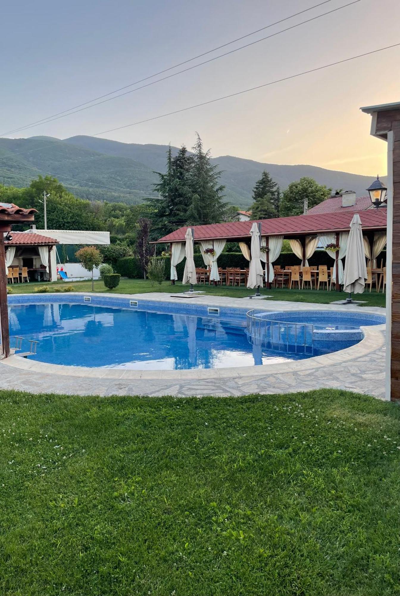 Вила Флора Паталеница Kültér fotó